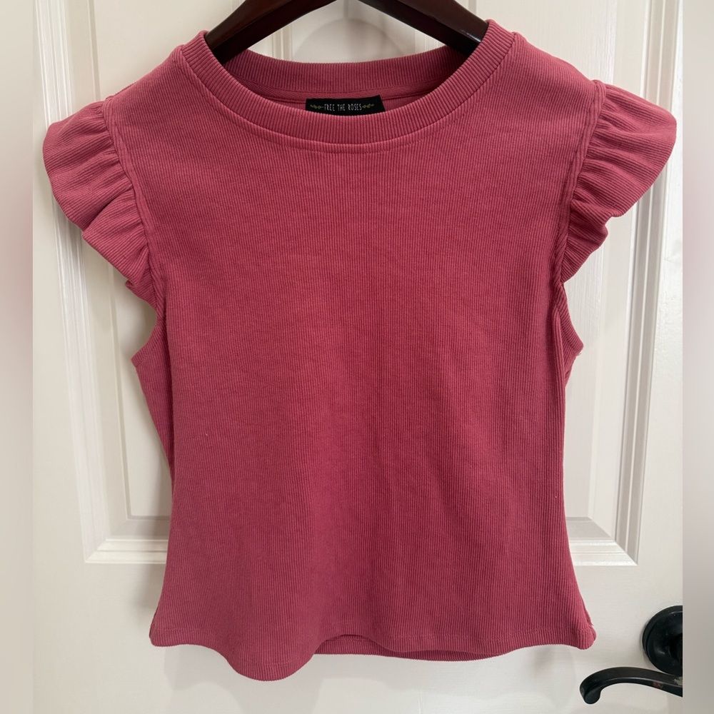 Free the Roses Pink Flutter Sleeve‎ Tee